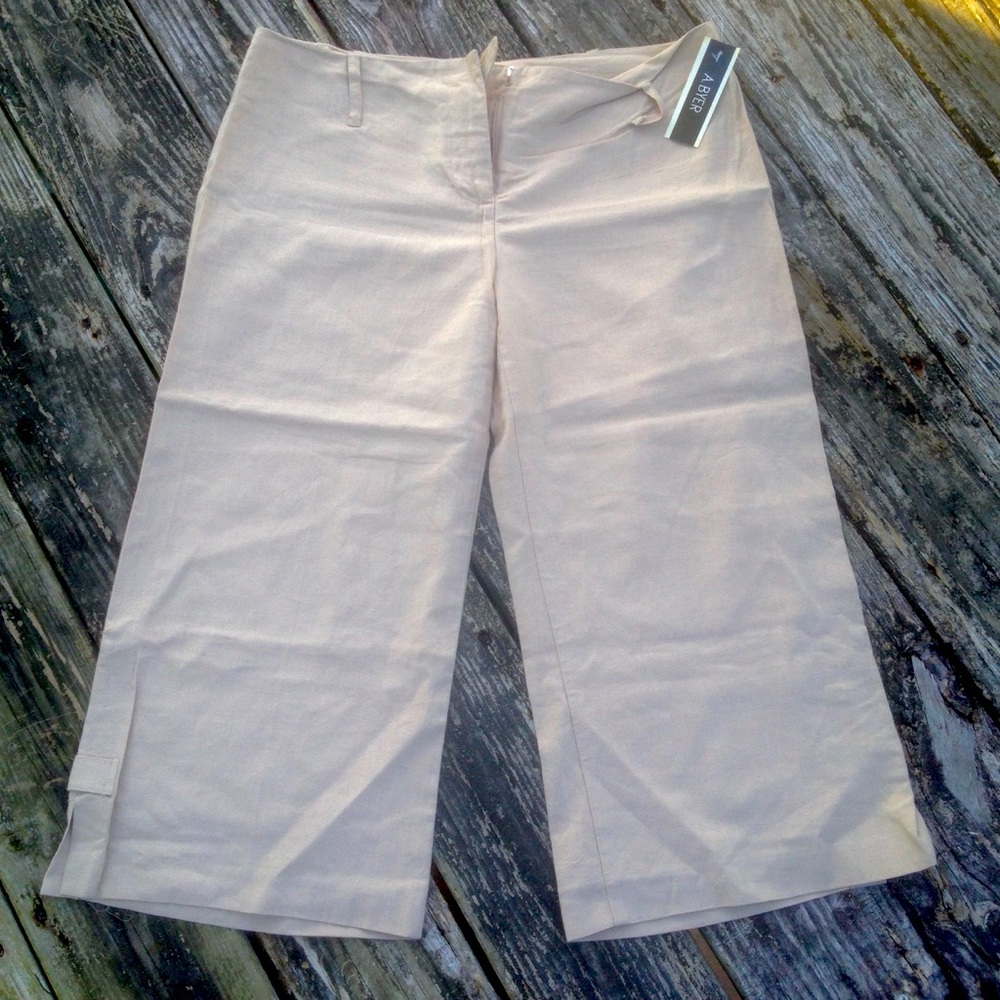✨NWT WIDE LEG CAPRI ✨